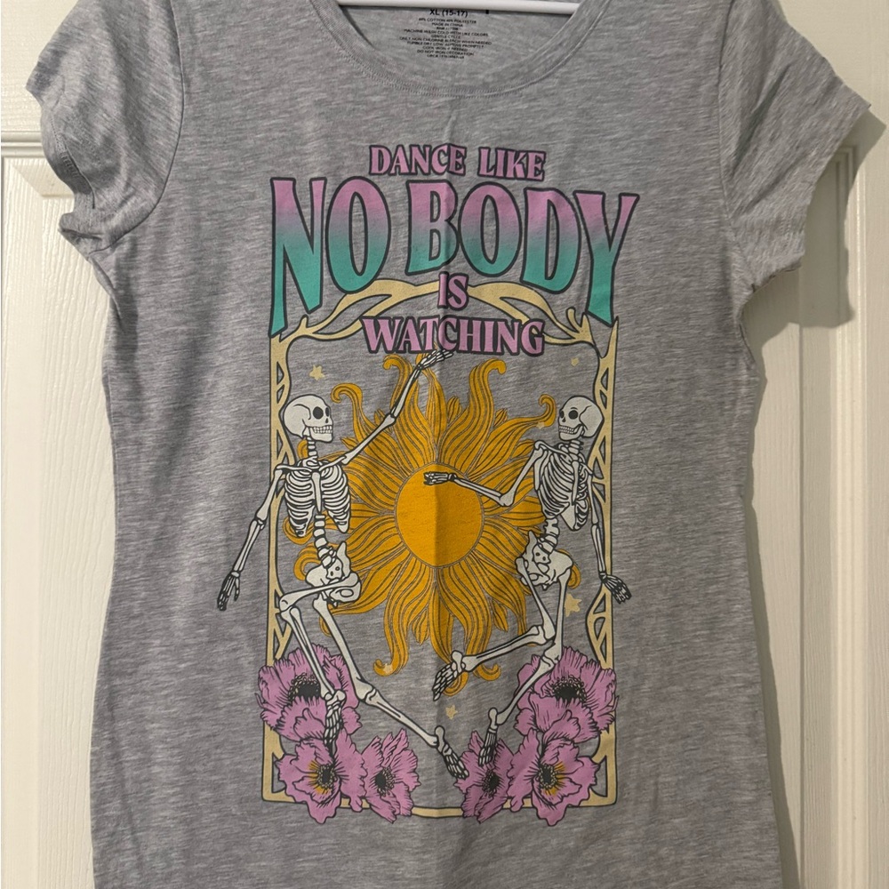 Wound Up Gray Tee with Graphic Design